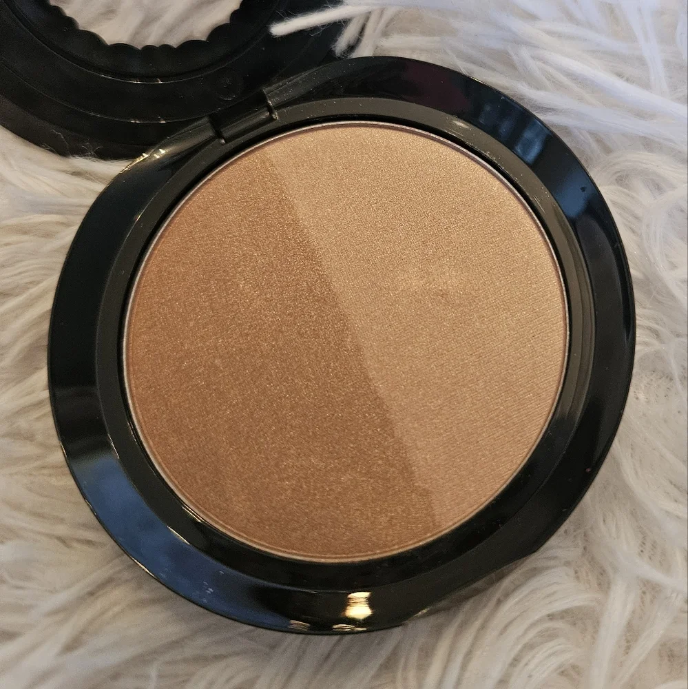 🆕️TOO FACED Sun Bunny Bronzer